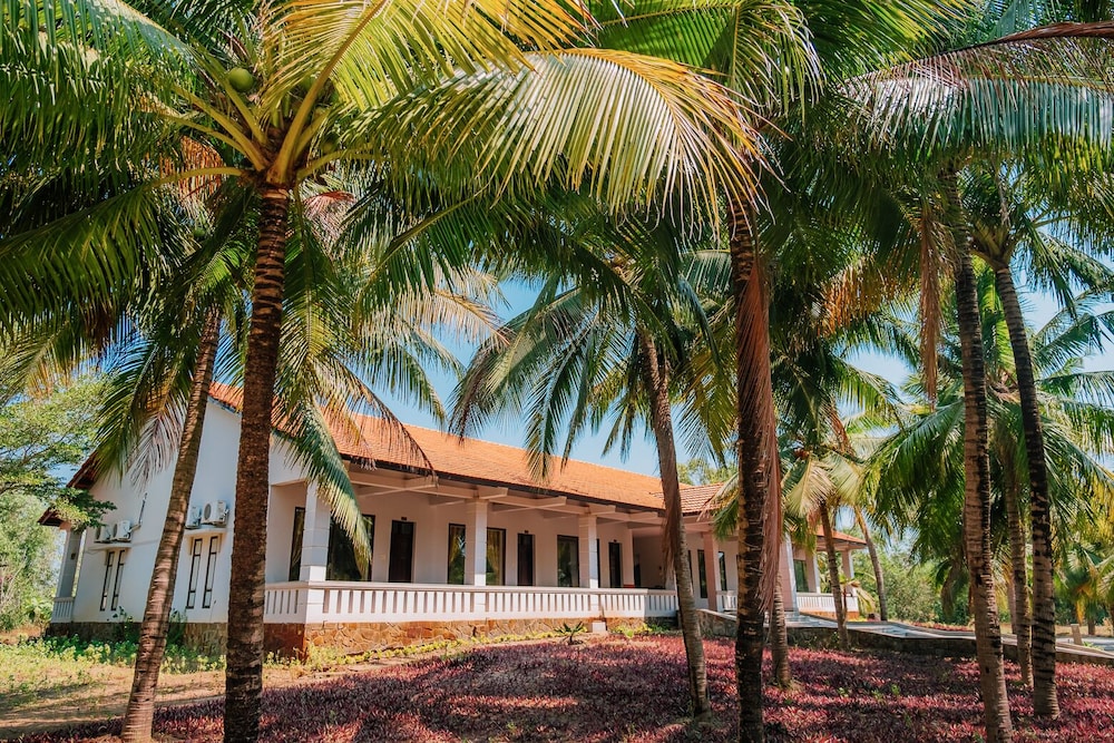 Dat Lanh Resort