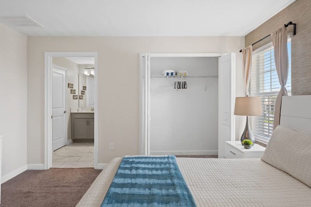 Amazing Resort Near Disney 4BR Townhome