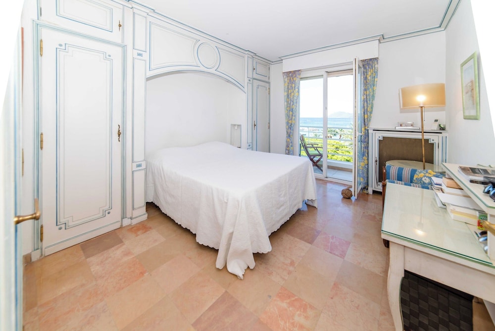 Residence Les Voiles Blanches - Postcard View on the Croisette view 2