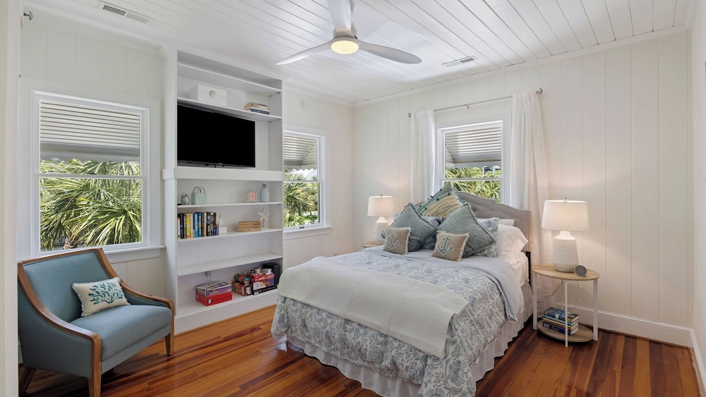 Historic Isle of Palms Retreat Near the Beach w/ Pool & Screened Porch Roosevelt Retreat by Avantstay