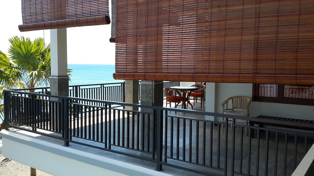 Amed Beach Villa