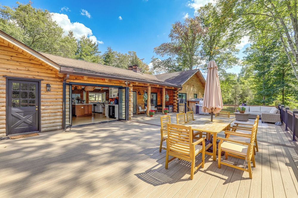 Deck, Sauna & Fire Pits: Upscale Belle Mead Cabin
