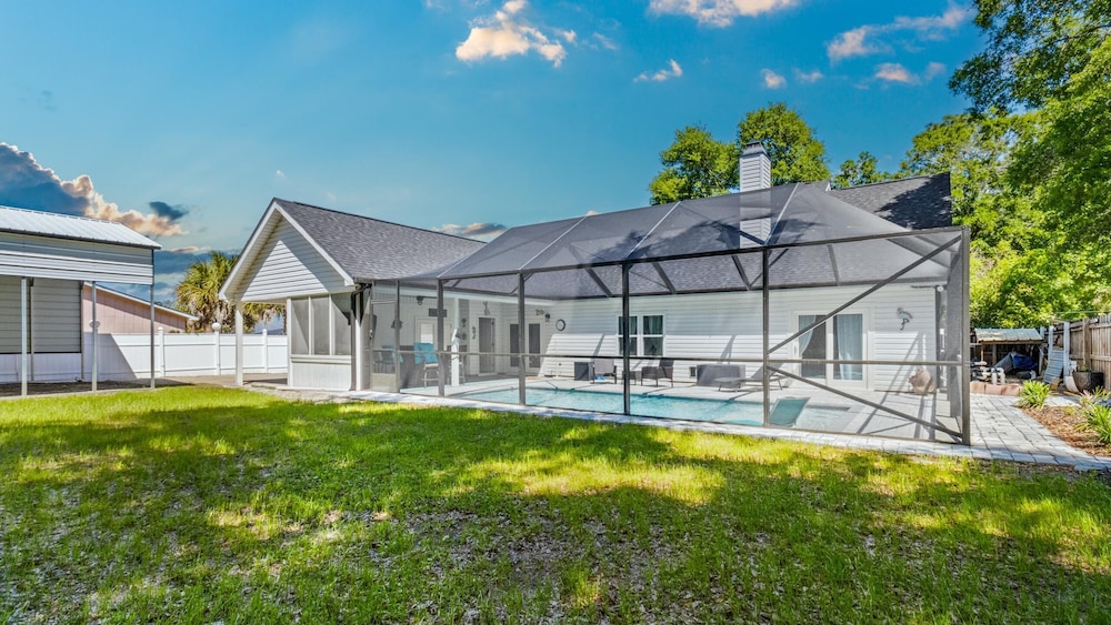 Southern Charm by Southern Vacation Rentals