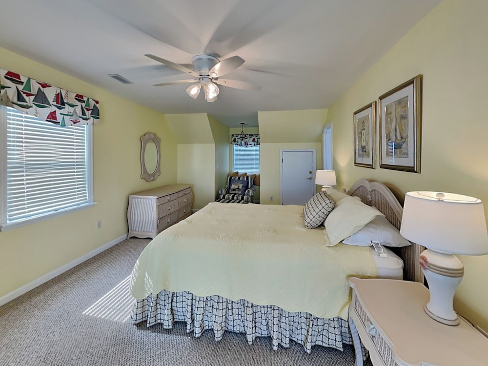Ocean Splendor by Topsail Realty