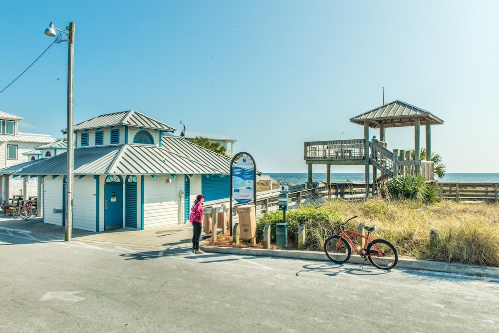 Barefoot Bungalow view 4