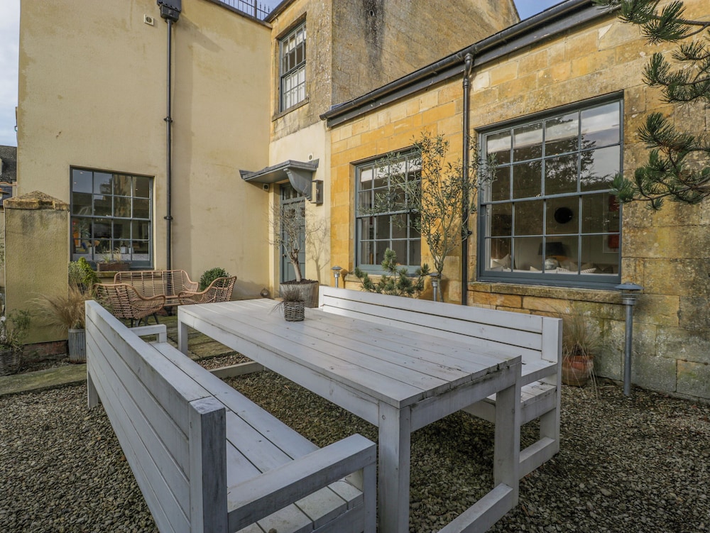 Cotswold House