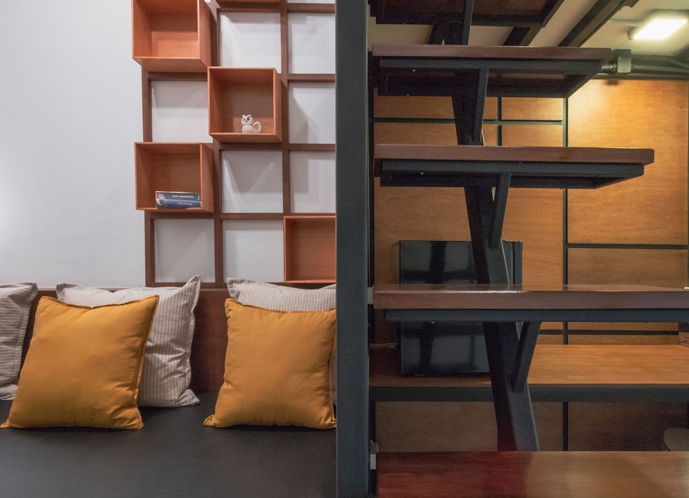 Book a Bed Poshtel - Hostel