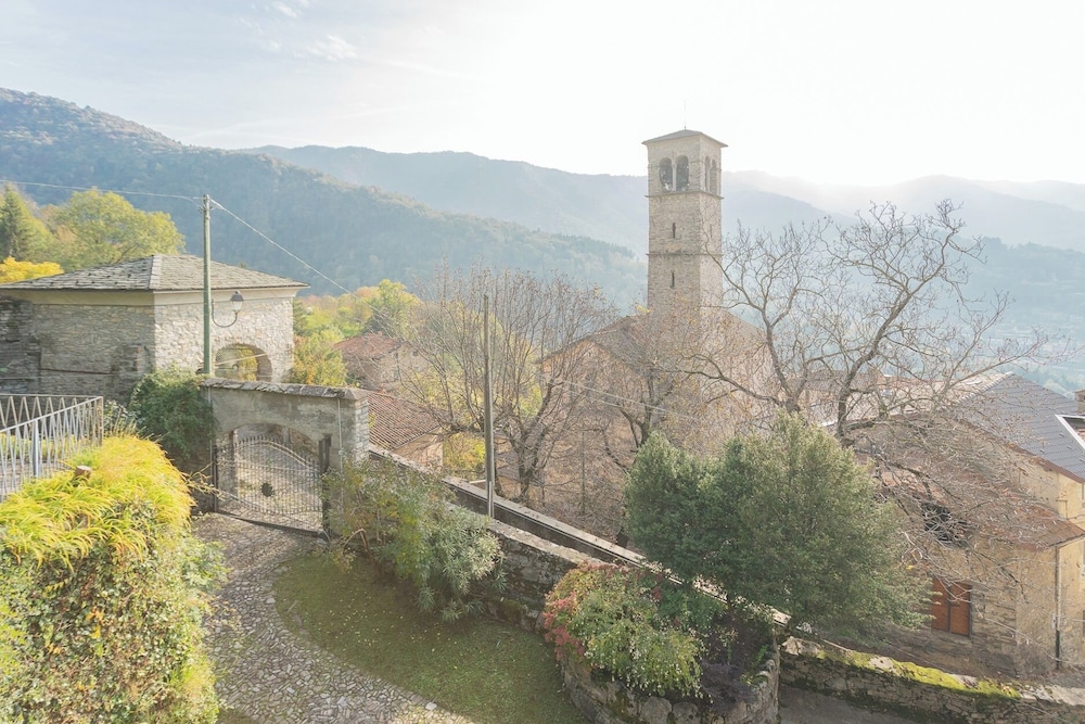 Villa Torre di Palanzo With Magnificent View by Rent all Como