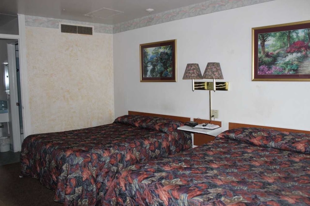 Thunderbird Motel view 3