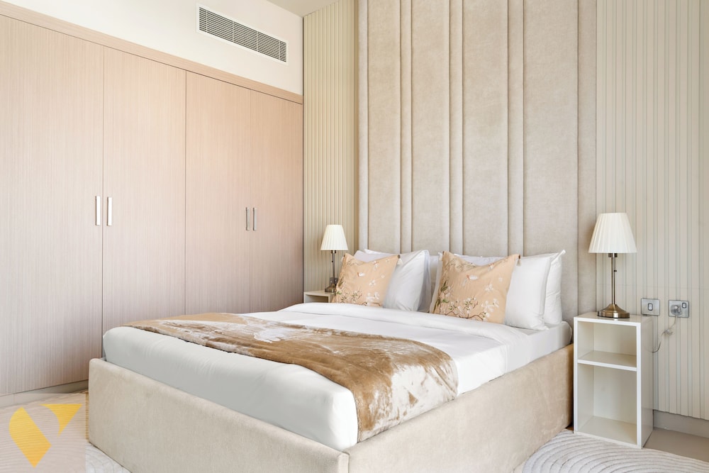 Jeewar JVC near Circle Mall rooftop Pool