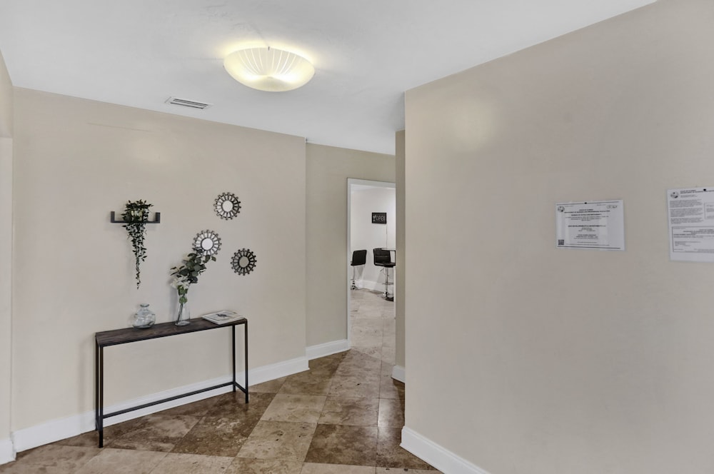 Casa Ria Luxury House w Private Pool Near Aventura Mall view 4