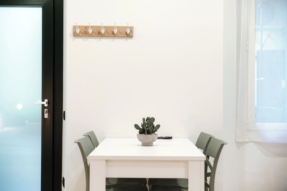Victoria Studio 1
