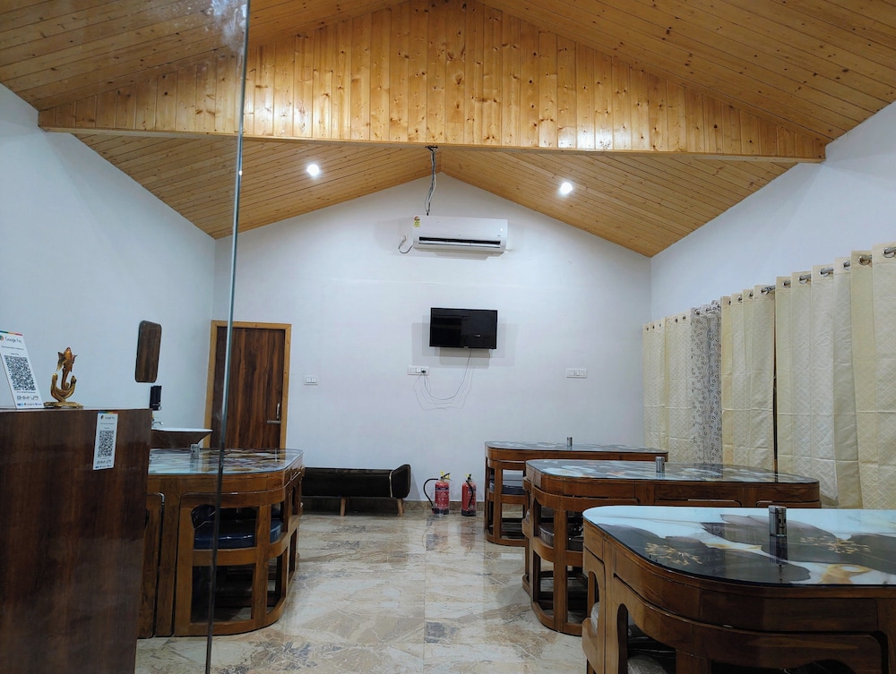 Blue Sheep Resort & Restaurant
