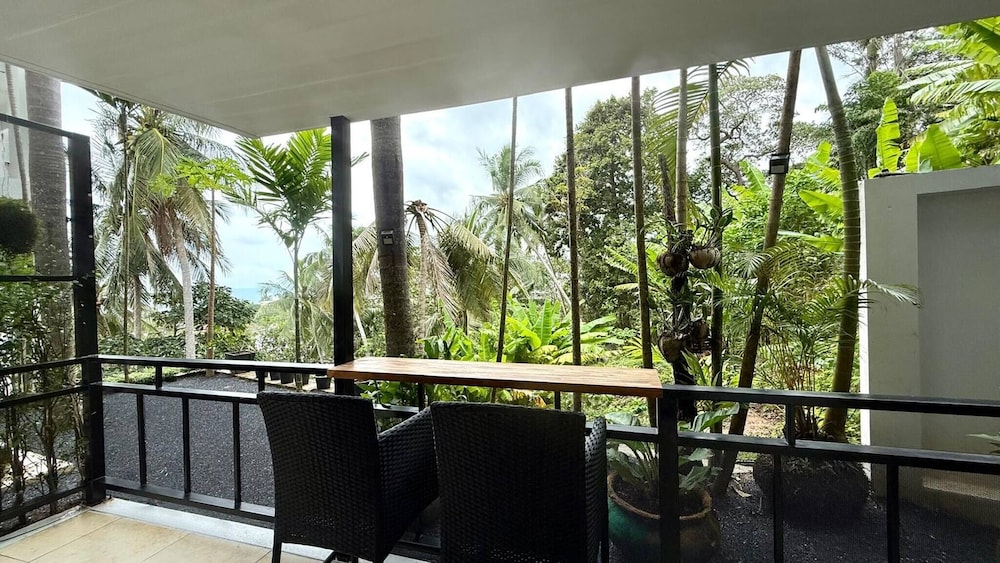 B11 Sunset Plaza Partial Seaview 1 Bedroom 1 Bathroom With Large Jaguzzi