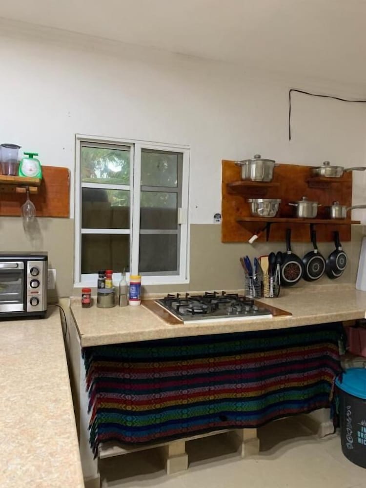 Kin Hostal and Camping