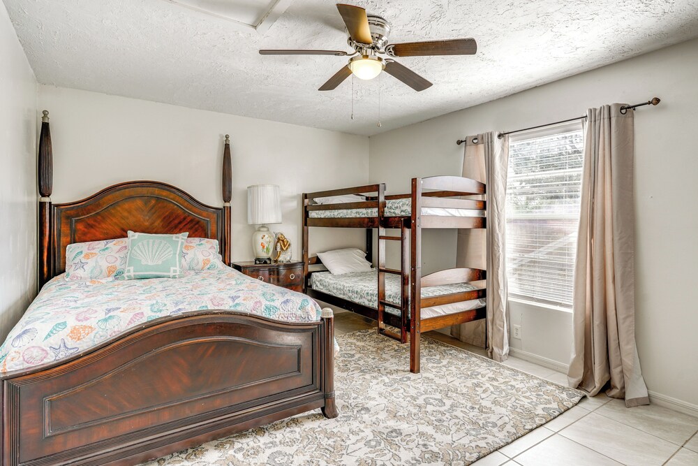 3 Mi to Marina: Riverview Family Home w/ Lanai!