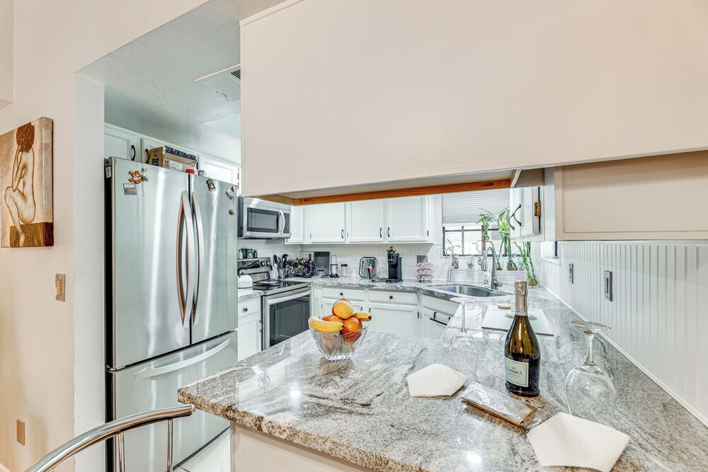 4 Mi to Dtwn: Cozy Couple's Haven w/ Patio in Mesa