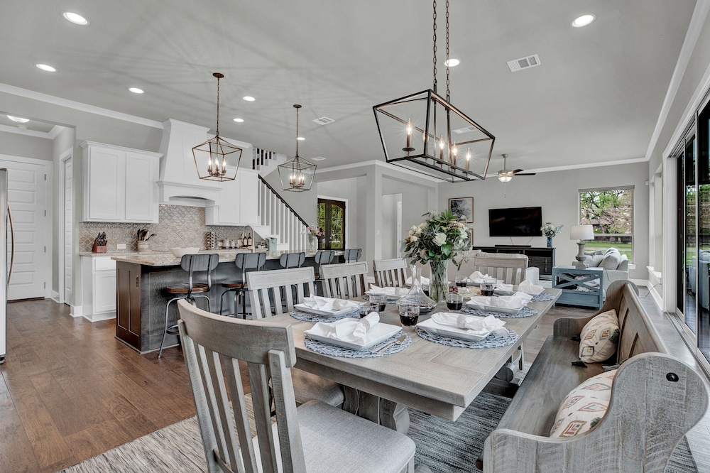Stunning Luxury Home on Lake Lbj! - Property Image 4