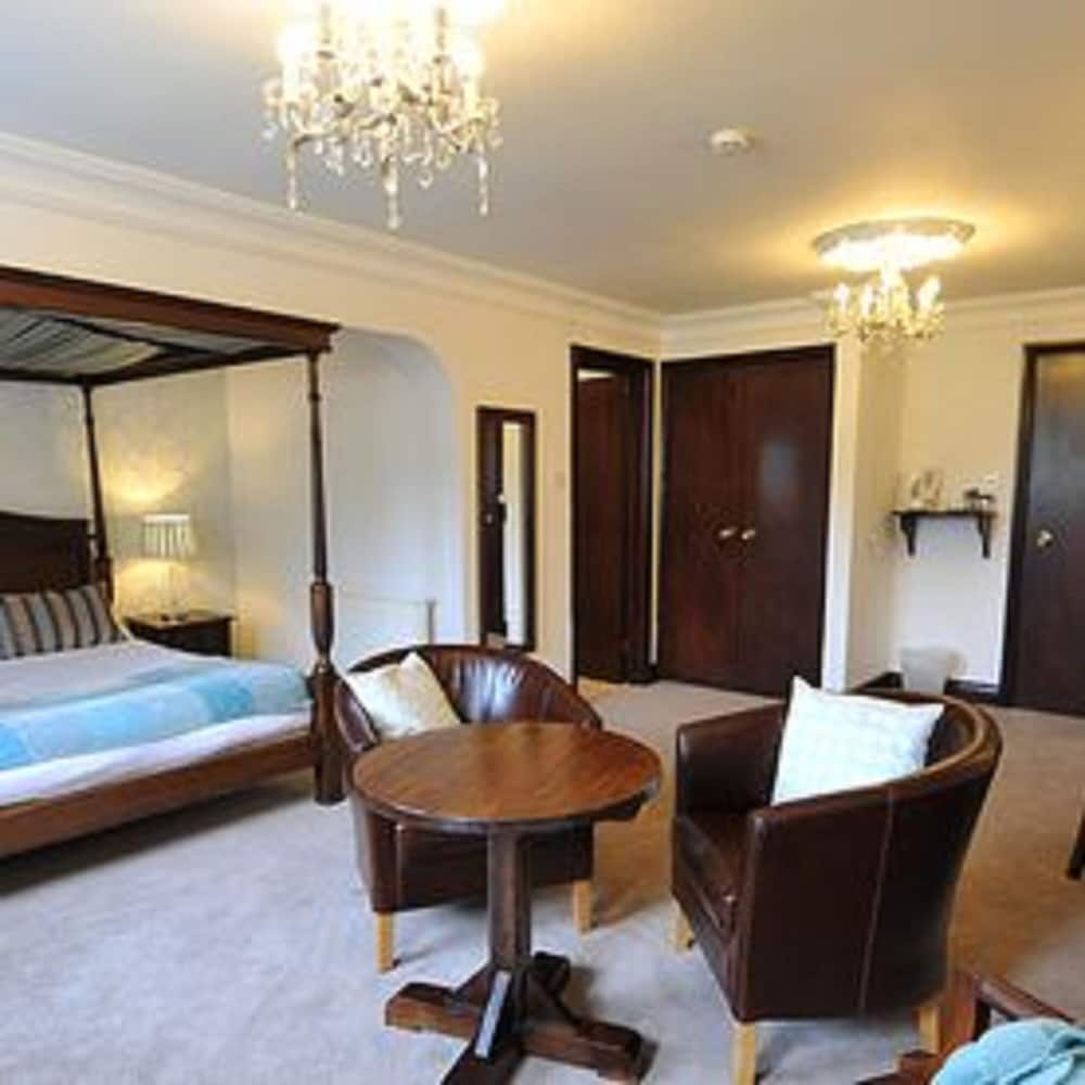 Hook Vacations - The New Inn - Property Image 4
