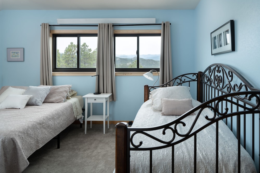 Lookout Lodge In Wondervu 4 Bedroom Home by RedAwning view 4