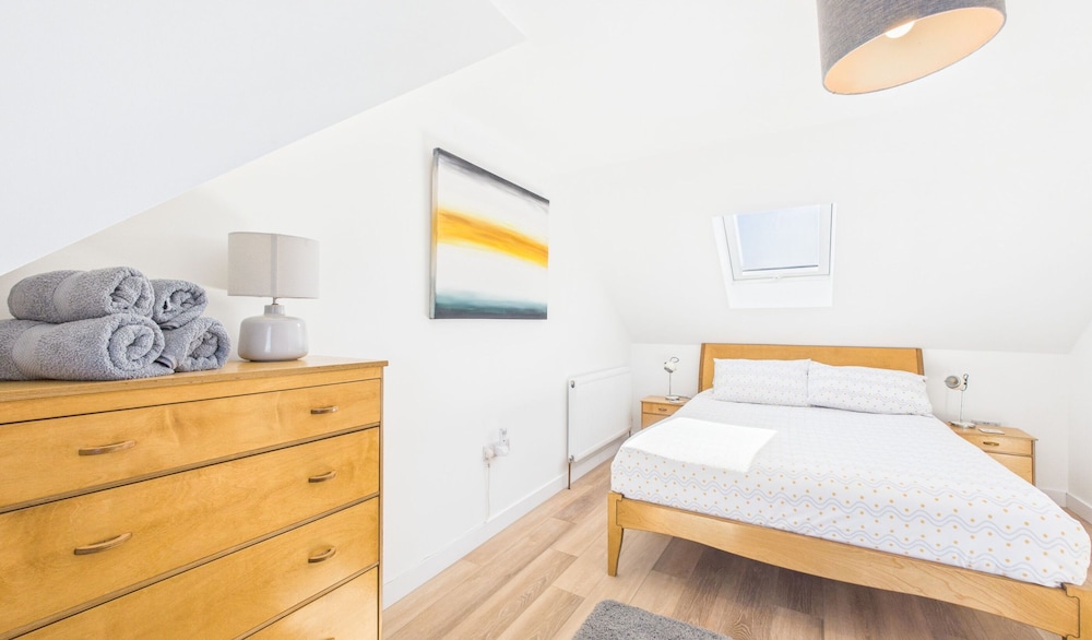 Sea Breeze Your Coastal Sanctuary in Sandown