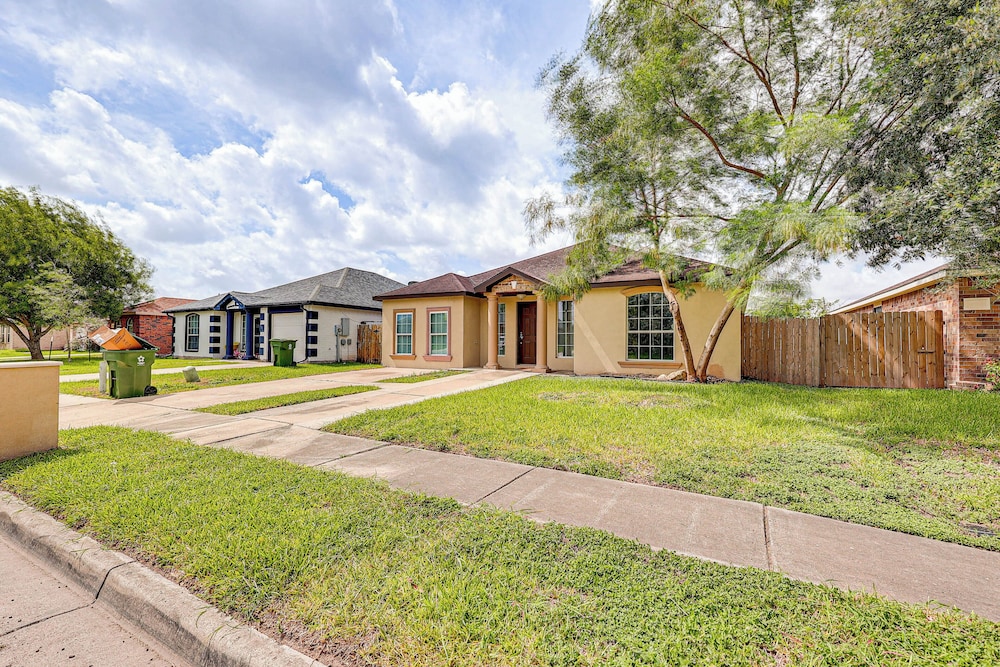 4 Mi to Dtwn Brownsville: Family Home w/ Yard!