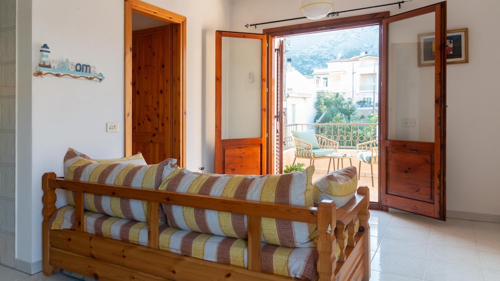 Da Tomy Cozy Apartment Cala Gonone view 2