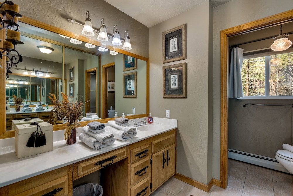 Sundown Lodge 4 Bedroom Home
