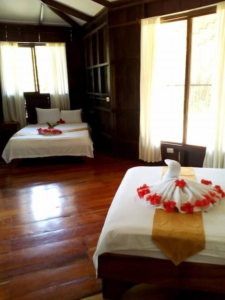 Manuel Antonio Hostel Resort