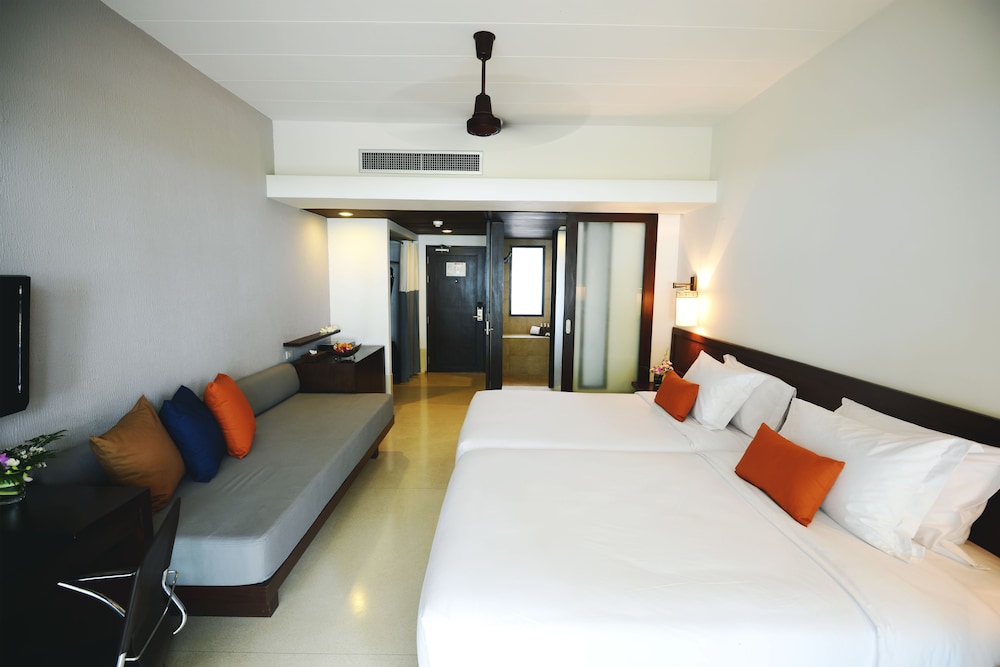 Grand Southsea Khaolak Beach Resort