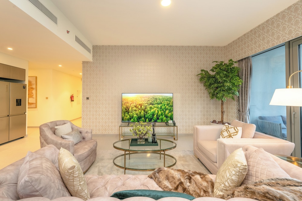 One Lux Stay Grande Signature Residences