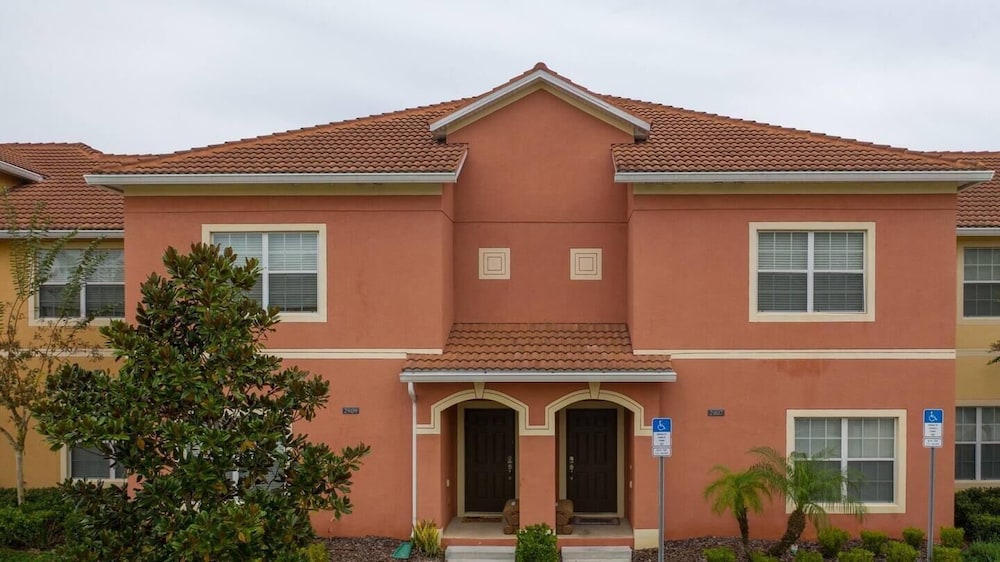 9008 PM - 5BD Serenity Villa: A Paradise Retreat