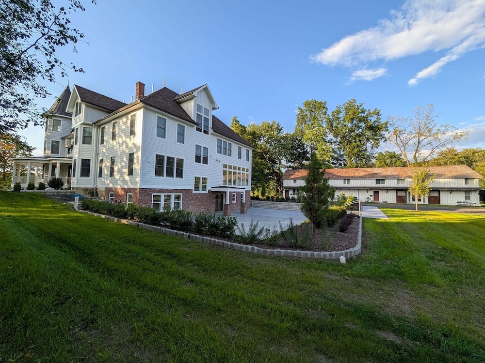 Parkway House Goshen Bed & Breakfast