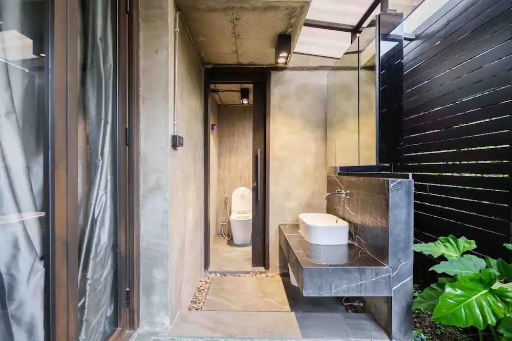 Luxury Pool Villa With Jacuzzi & Lift by Thonglor