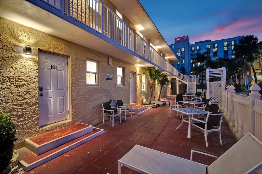 Beach Escape Corner Apartment