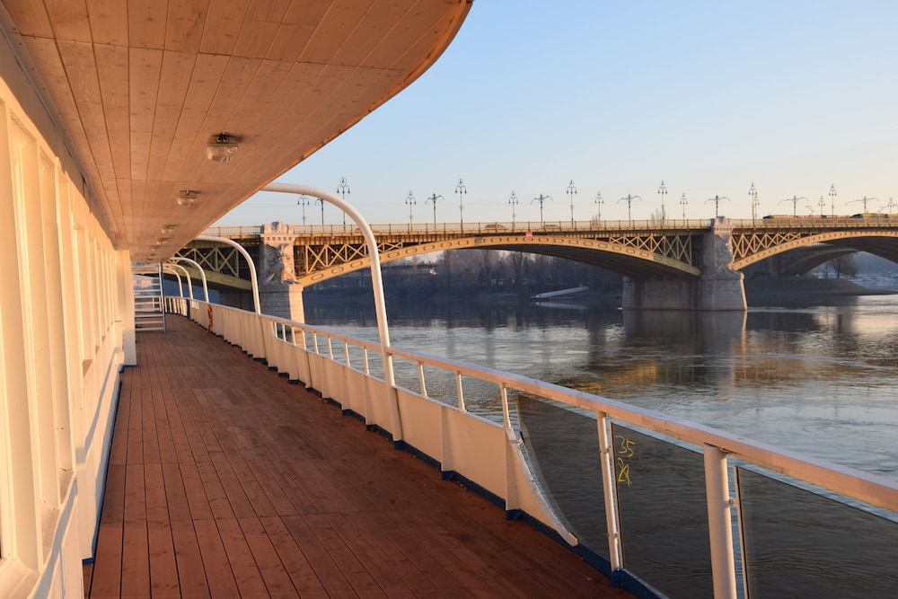 Grand Jules Boat Hotel Budapest