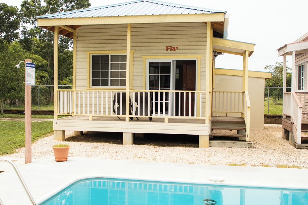 Hummingbird Estate Cabanas