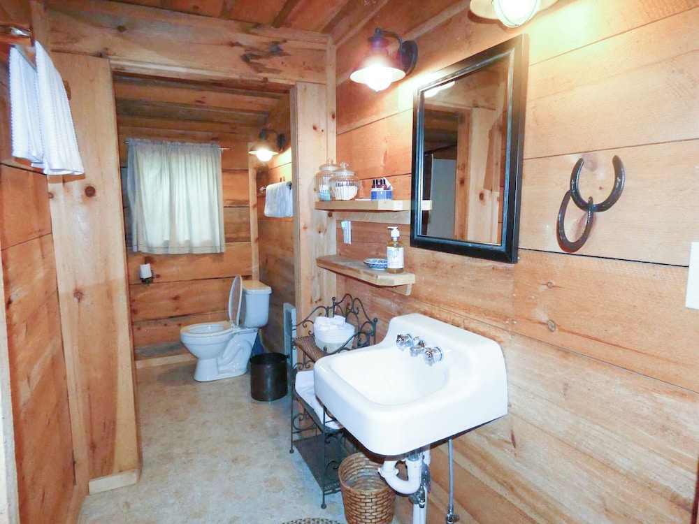 The Cabins at Seven Foxes