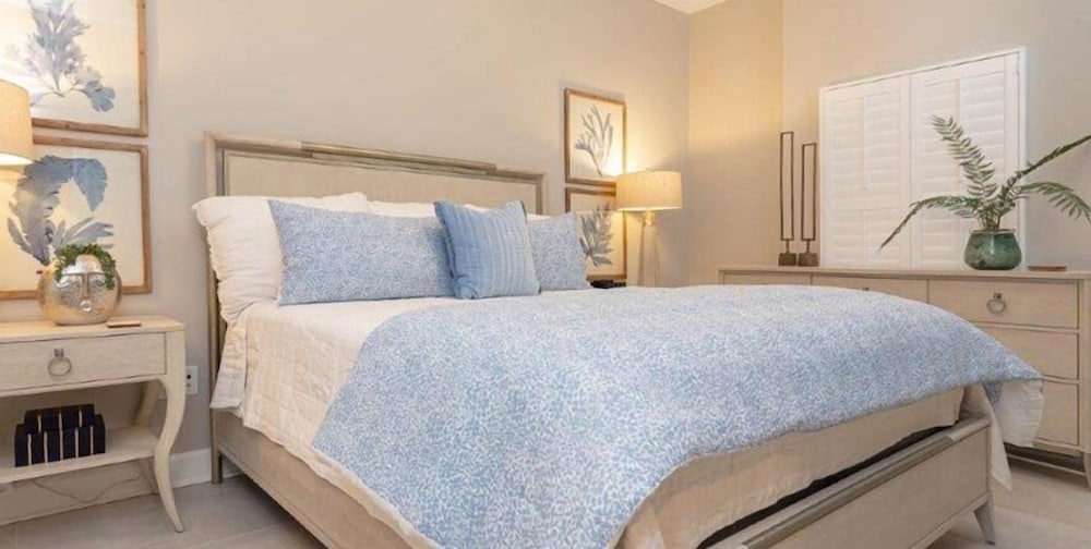 Phoenix Gulf Shores Ii 1005 4 Bedroom Condo