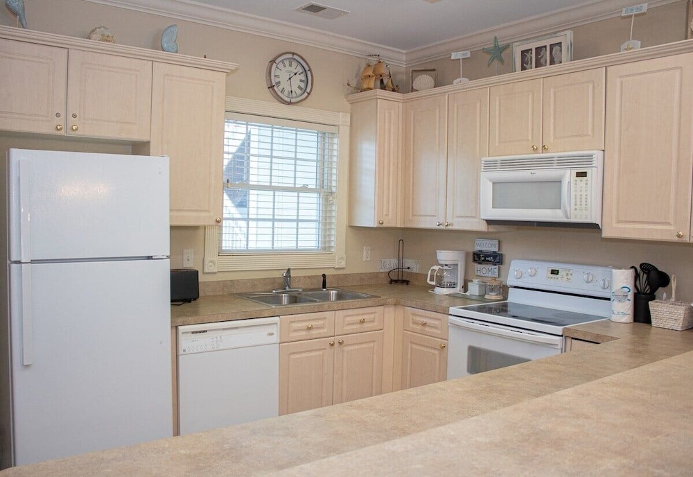 Magnolia Pointe 4801-202 2 Bedroom Condo