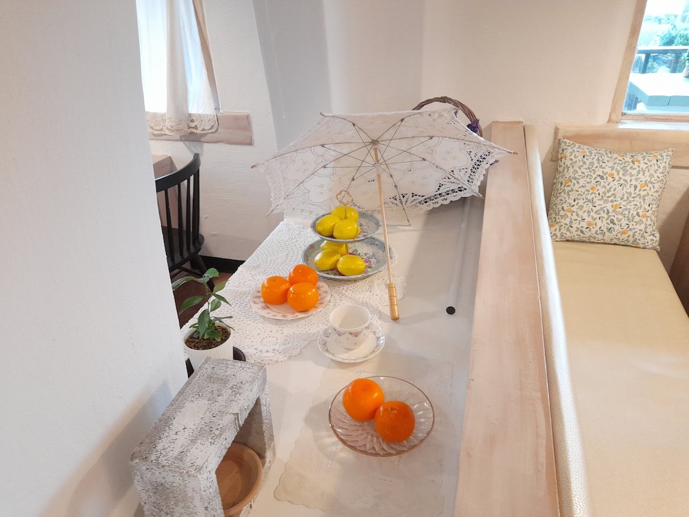 Lime Orange Vill Pension