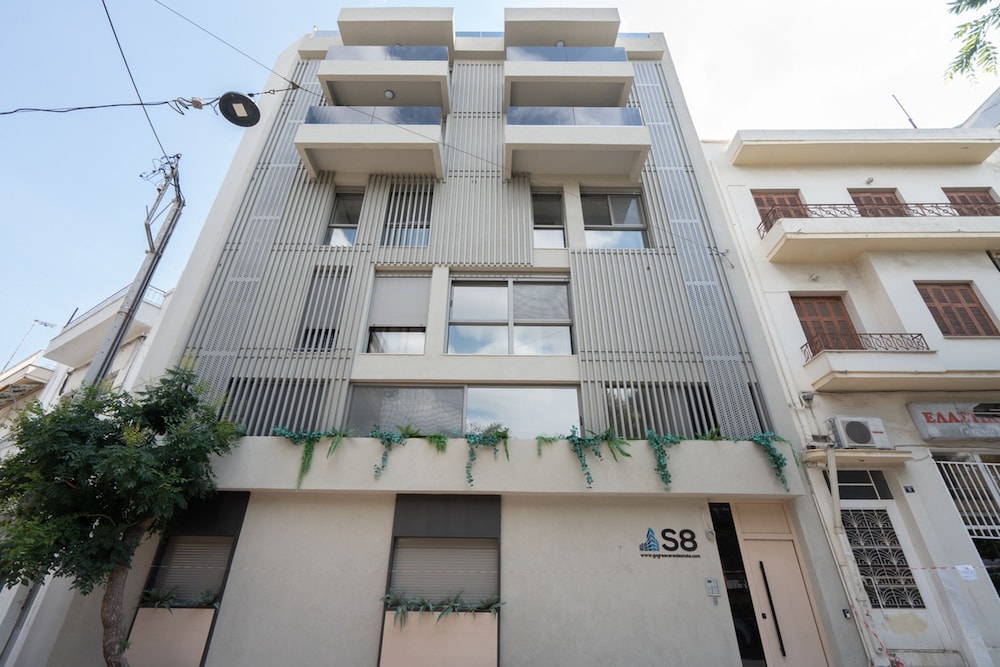 LIV - Prime Central Athens Studio S8-3a