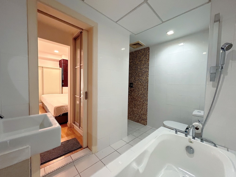 Solaris Dutamas by Manhattan Group