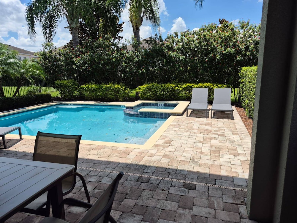 6BR 5BA w Private Pool Spa Near Disney