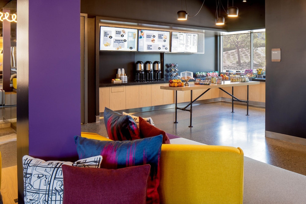 San Francisco Vacations - Aloft Santa Clara - Property Image 11