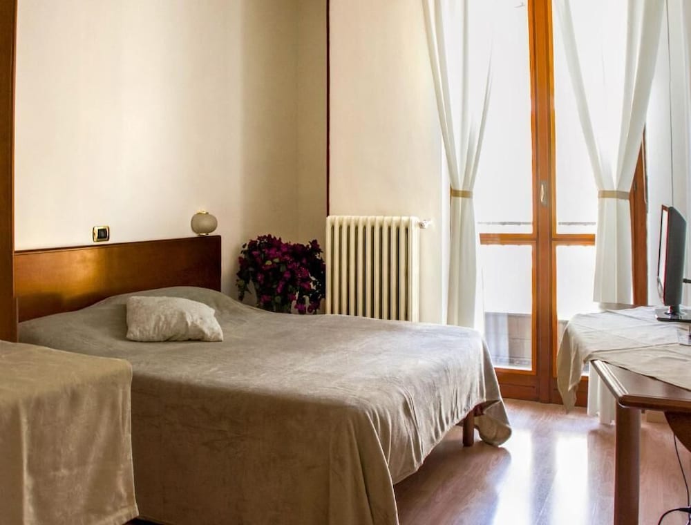 HOTEL DOMUS