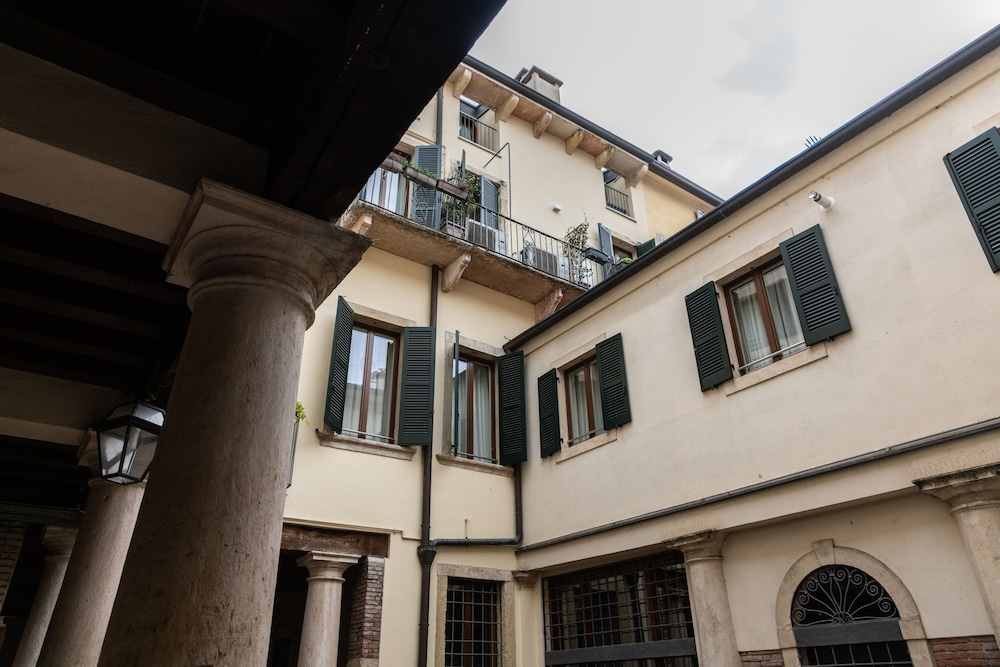 Luxurious Arena residence 80 meters from the Arena view 2
