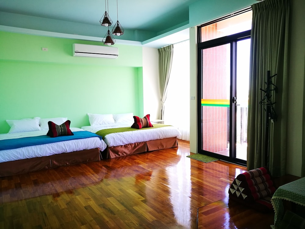 198 Red Hat B&B