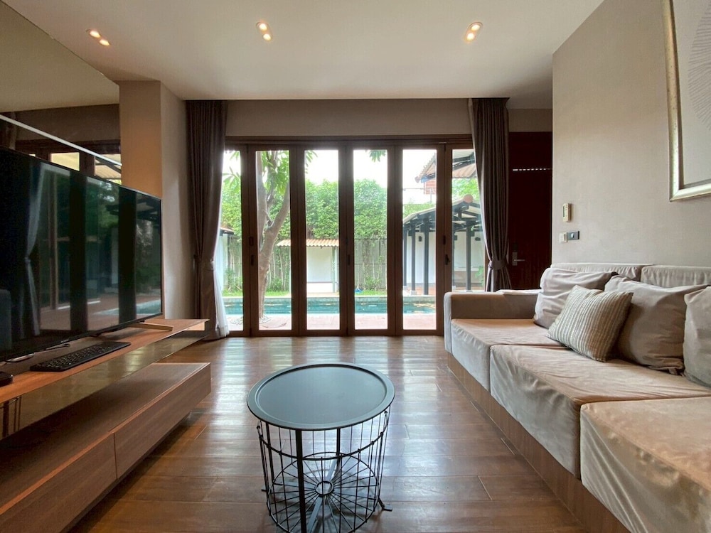 Serava Pet-Friendly Pool Villa Huahin