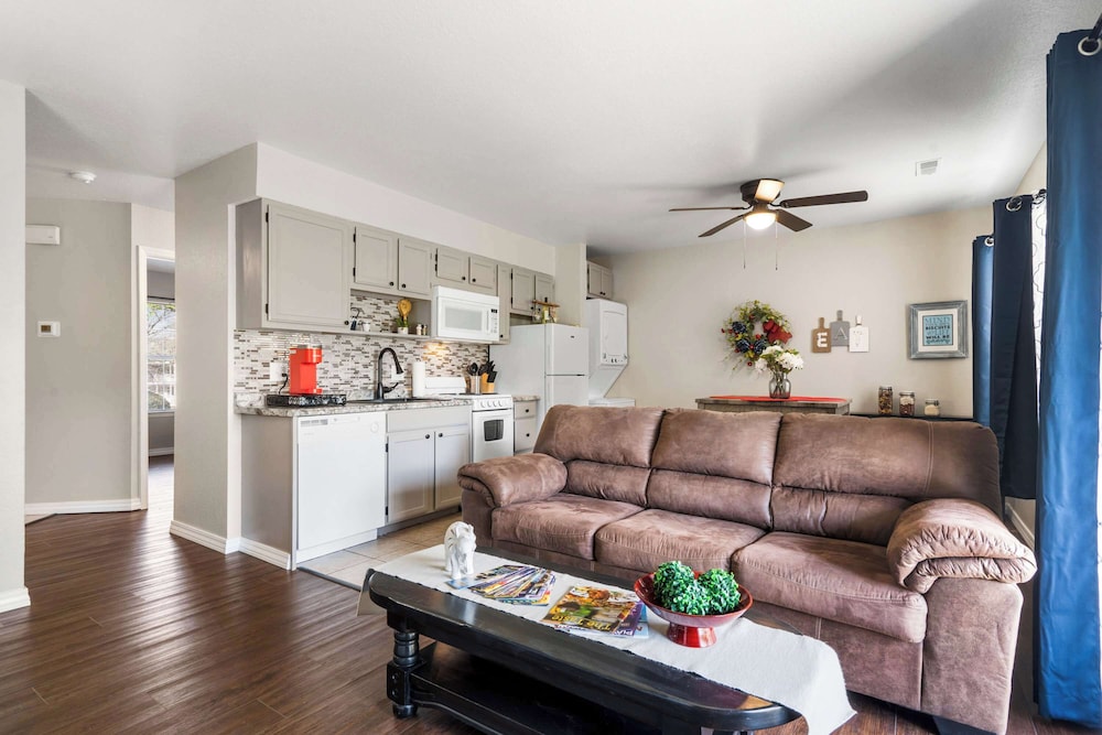 Cozy Escape Stay for 4